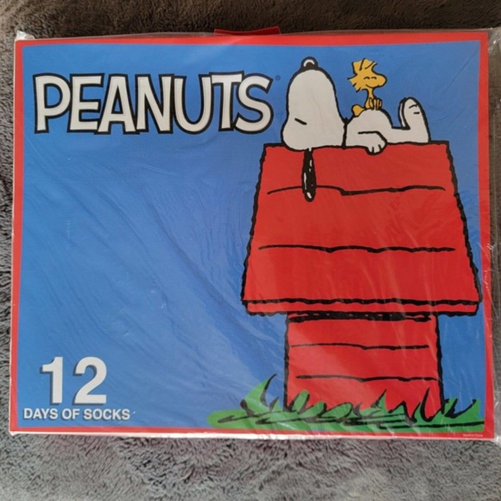 PEANUTS SNOOPY 12 Days of Socks MENS SIZE 10-13 NEW 4 Crew 8 Low Cut